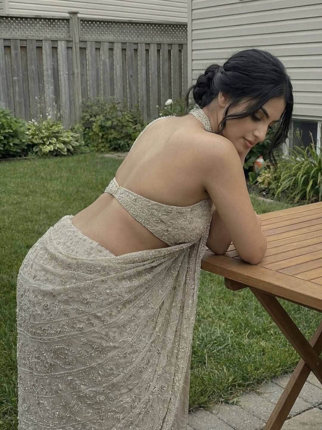 escorts in Gujranwala – business dinner plus-one escort in formal evening wear – photo 1 (image 1)